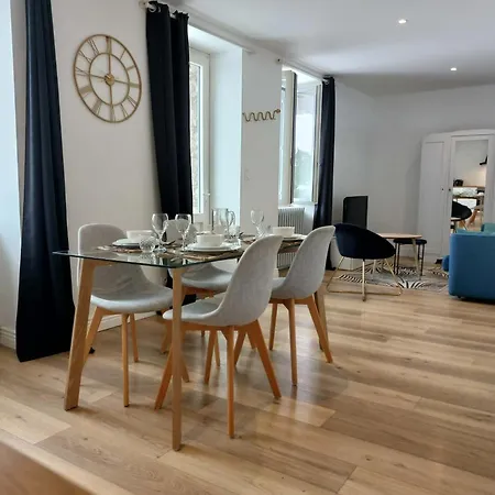 Le Bompard 50 M2 Art Deco Plein Centre Avec Jardin Роде