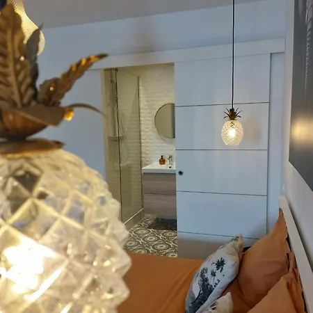 Le Bompard 50 M2 Art Deco Plein Centre Avec Jardin דירה רודז